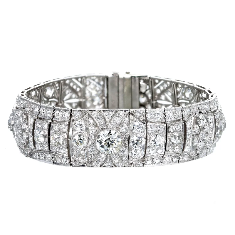 Art Deco 21.6 Carat Total Weight Old European Diamond Bracelet in Platinum