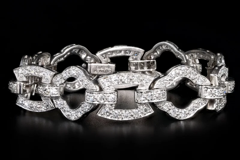 Art Deco Platinum 5.5 Carat Total Weight Diamond Bracelet