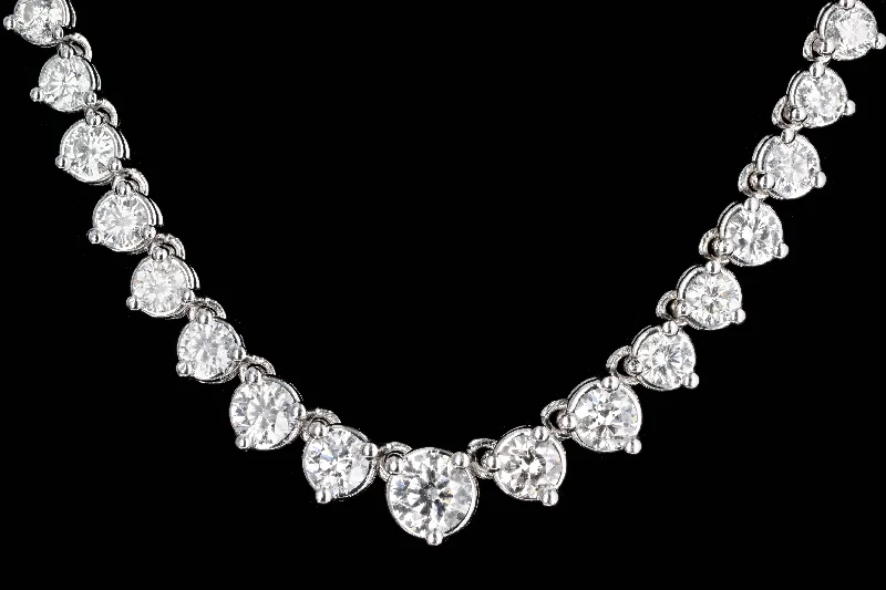 Modern 18K White Gold 6 Carat Graduated Round Brilliant Cut Diamond Necklace